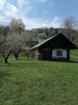Prodaja zemljišča z bivalno hiško