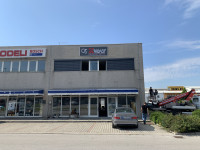 Prodajni salon v bližini trgovin - Šempeter pri Gorici - 200m2