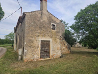 Prodamo 3 vrstne hiše, gosp. obj., garazo in pripadajoce posestvo