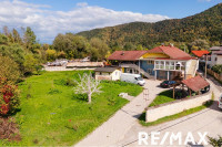 Prodamo hišo z zemljiščem