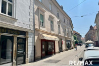 Prostoren ulični lokal na frekventni lokaciji