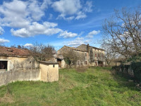 REDKO NA TRGU - POPOLNA STANCIJA ZA ZASEBNO BIVALIŠČE ALI POSLOVNI MOD