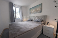 Senj - apartma z vrtom in parkiriščem v bližini morja