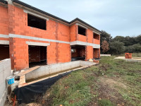 ŠIŠAN – DVOJNI OBJEKT, ODLIČNA INVESTICIJSKA PRILIKA