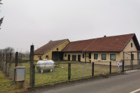 STAREJŠA PRITLIČNA HIŠA V CIRKOVCAH