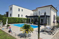 VILA Z BAZENOM IN POGLEDOM NA MORJE - 135 m², BLIŽINA POREČA
