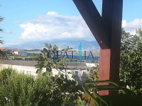 Vir, stanovanje v pritličju z 80 m² vrta, 300 m od morja