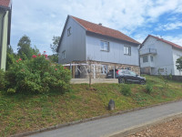 Vrbovsko - samostojna hiša z vrtom, na novo prenovljena