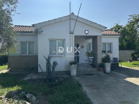 ZADAR, MURVICA – Enonadstropna hiša na vrhunski lokaciji, parcela 600