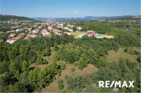 Zazidljivo zemljišče na Spodnjih Škofijah