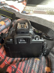 Nikon D5600+ objektiv 18-55mm varovalna torba, sd kartica 128GB