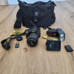 Nikon D5100 + objektiv 18-105 + bliskavica Mark II + dod. baterija + t