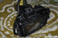 Nikon D90 z zaščitnimi folijami NIKKOR 50mm
