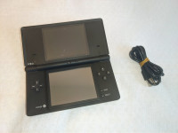 Nintendo DSi + modifikacija s 100 igrami