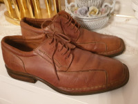 Moški rjavi  ,usnjeni čevlji št. 41 VENTURINI
