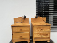 Prodam 2 nočni omarici z lučko
