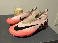 Nike kopačke • kopački • št 31 • VINI JR EDITION• PTUJ •