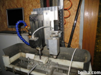 CNC rezkalni stroj
