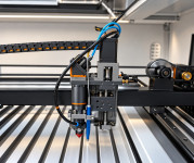 LASER 600 W za LES PLEKSI TESNILA -VRHUNSKA MOČ