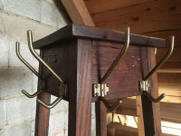 Lesen samostoječ obešalnik, starinski