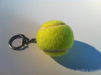 Obesek za ključe z malo tenis žogico naprodaj