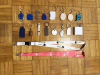 Obeski za ključe (22x) - Stock, nož, odpirač,..