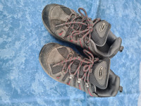 Podarim otroške čevlje št. 36