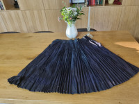 !"Črno krilo daljše, plisirano 1920-1930