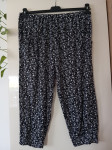ČRNO BELE 3/4 KAPRI HLAČE xl