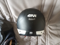 Motoristična  čelada Givi - moto čelada