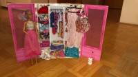 Barbie omara z vso opremo ki jo vidite na sliki