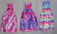 Različni kompleti oblačil za Barbie punčke