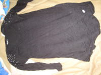 Nosečniška črna majica-tanjša, s perlicami, dolgi rokavi, vel S