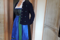 Prodam nov dirndl št.44/46