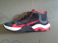 Nike, čevlji za košarko št. 44 - 28 cm