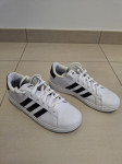 Športni copati adidas 38