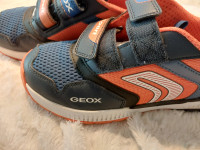 adidaski Geox, 2x obuti št 37 otroški