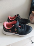 Dekliški športni copati nike st. 30