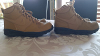 Fantovski gležnarji Nike št. 38,5 in 39