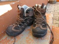 gojzerji /pohodni čevlji Alpina vel 32