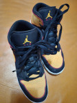 Nike Air Jordan 1 Mid SE, št. 39