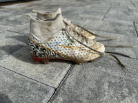 Kopačke - otroški teniski za nogomet bele barve, št. 31