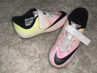 Nike kopački-nogometni čevlji 29