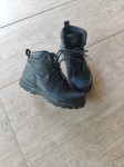 Nike Manoa LTR GS (BQ5372-001)  št 38 Črne(kot nove,nošene le 1x)