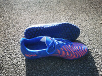 Nogometni čevlji Adidas za umetno travo