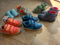 Otroška obutev 26 in 27 (superge NIKE, sandali, crocsice, gležnarji)