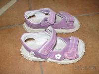otroški čevlji za deklico