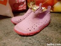 Otroški dekliški čevlji za v vodo Speedo velikost 24