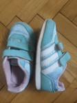 otroški/dekliški copati Adidas št 26