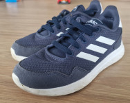 Otroški športni copati Adidas st 33